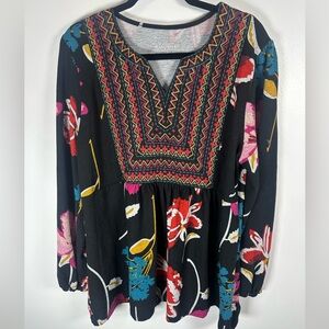 Catalog favorites Black Floral Embroidered Blouse v neck tunic type Size Large